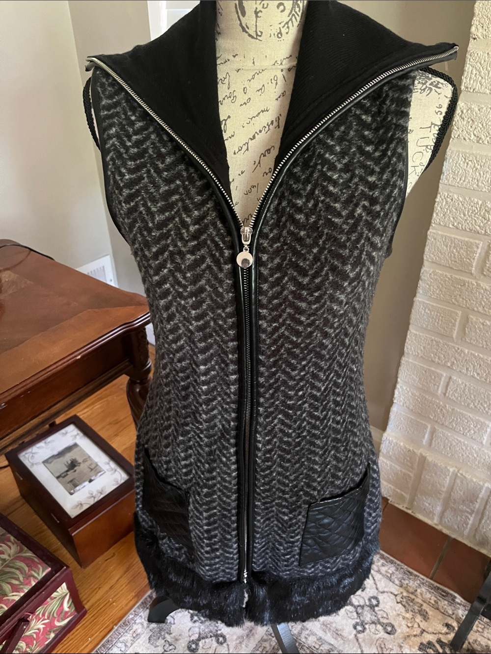 White House Black Market Black and Gray Herringbone Quilted-Pocket Zip Vest